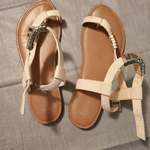 Bar III thong sandels